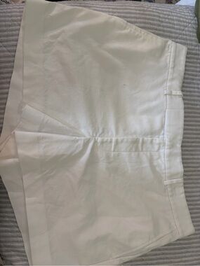 Ralph Lauren White Front Pleat Shorts. NWOT size 16. Lined $45